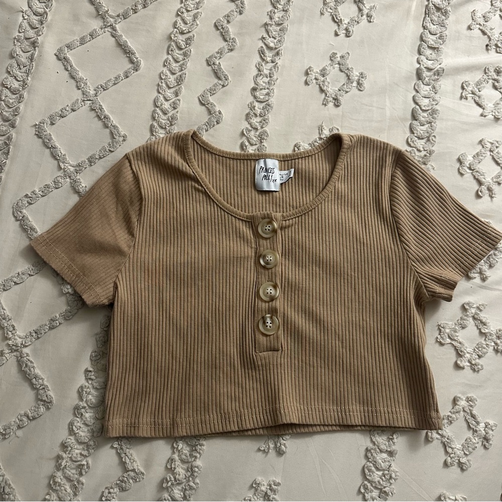 Princess Polly tan buttoned crop tee